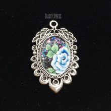 Load image into Gallery viewer, One Move Pendant