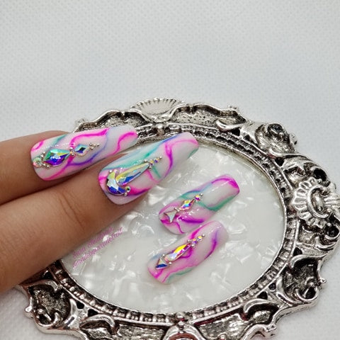 I want that design but I have short nails!