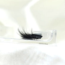 Load image into Gallery viewer, Tokyo - Xpress Silk Lashes
